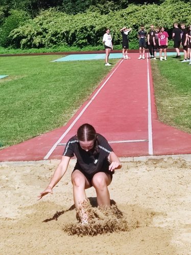 553862819 1378536720368667 2462303645449282875 n